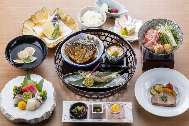 Dining 53 of 72