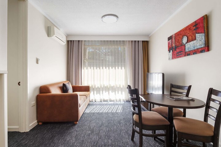 Room 18 of 28