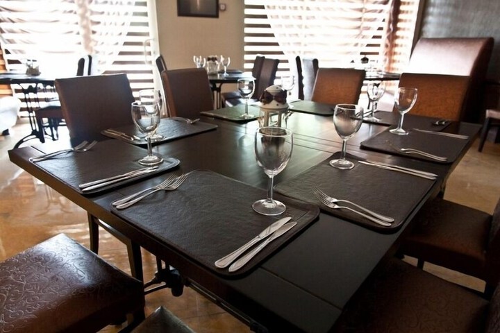 Dining 51 of 66