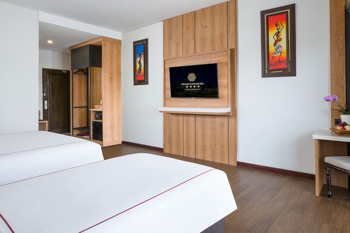Room 43 of 235