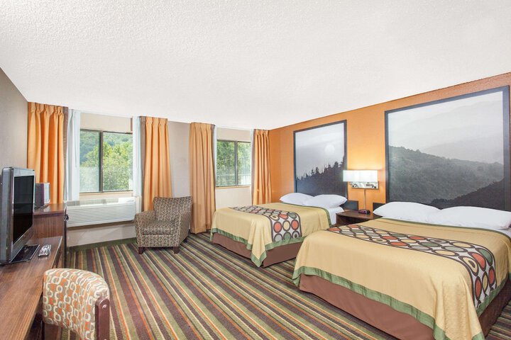 2 Double Beds (3 of 4)