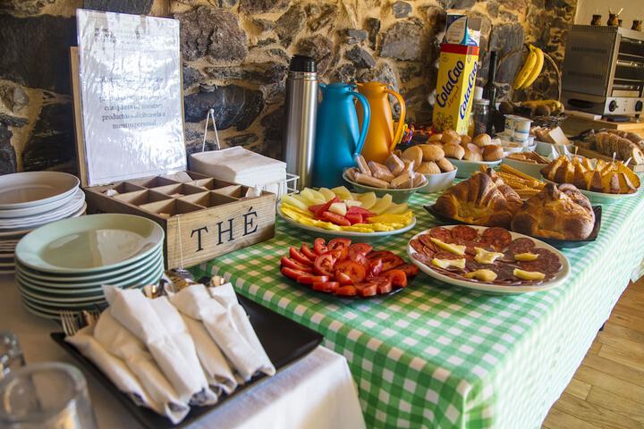 Breakfast/Coffee Service 31 of 40