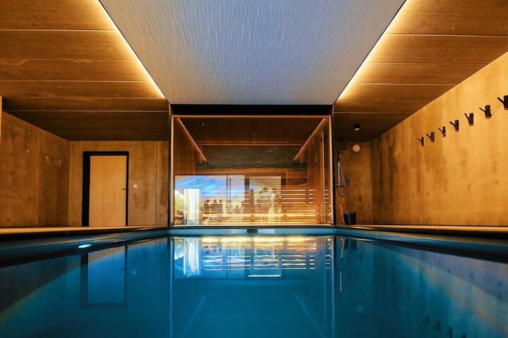 Pool 28 of 61