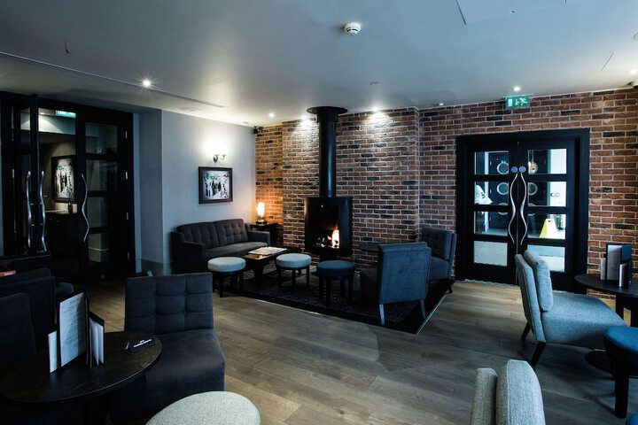 Lounge 55 of 60