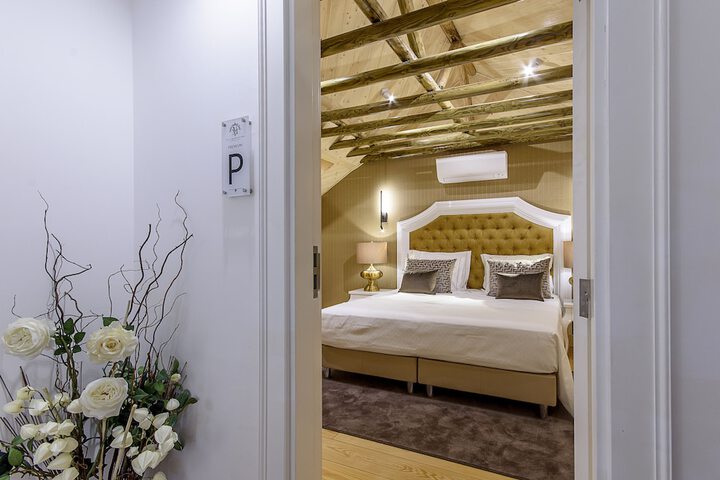 Room 21 of 114