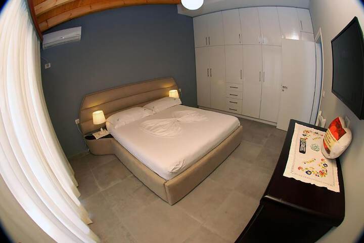 Room 30 of 120