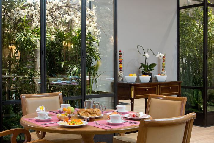 Breakfast/Coffee Service 25 of 37