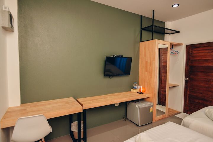 Room 28 of 65