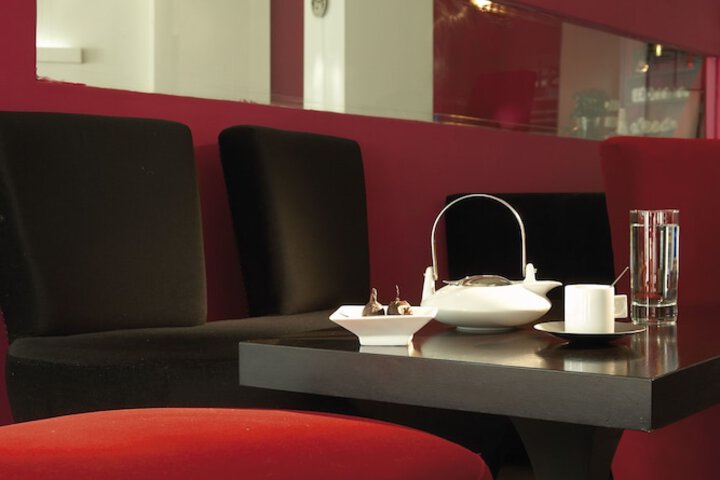 Guest Lobby
