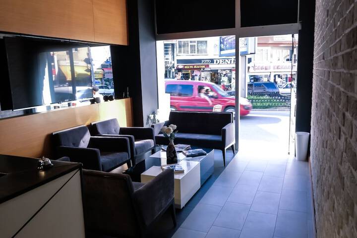 Guest Lobby