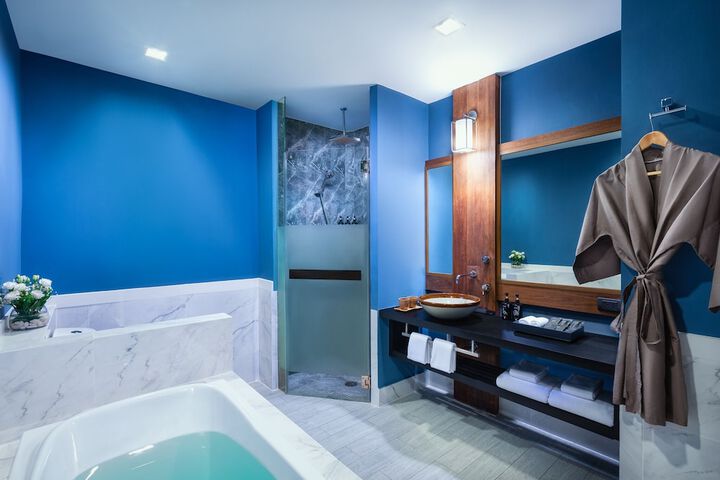 Room 48 of 80