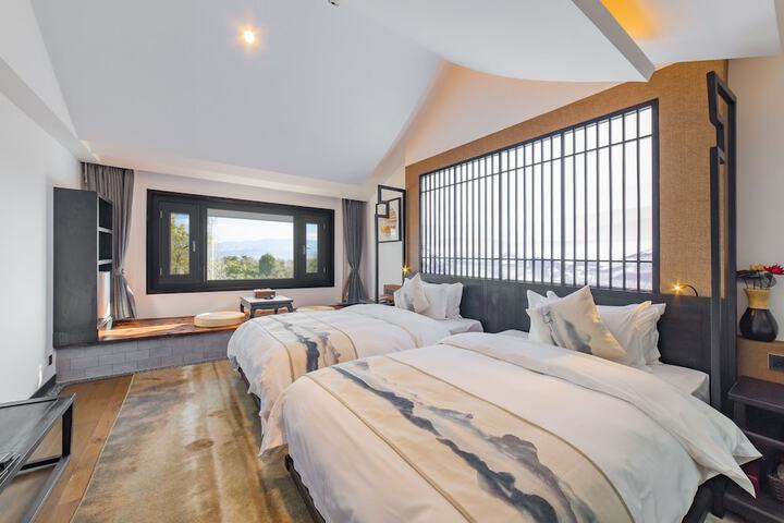 Room 54 of 80