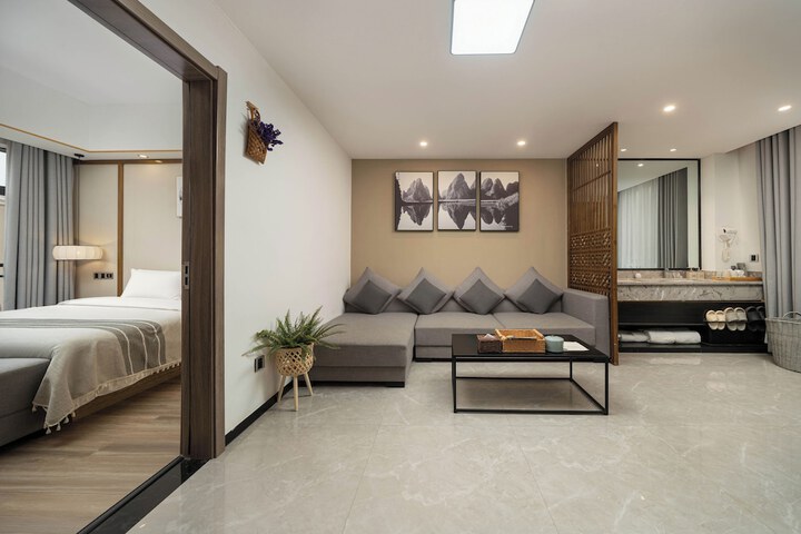 Room 36 of 79