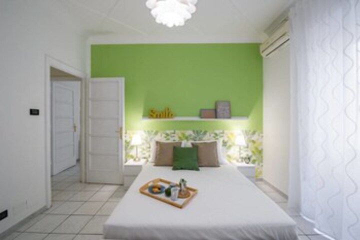 Room 4 of 20