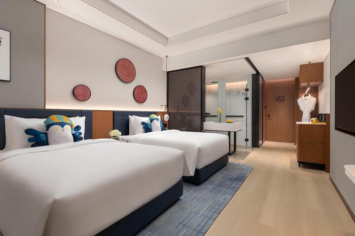 Room 72 of 108