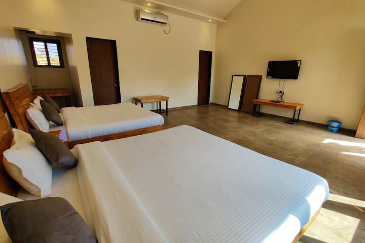 Room 17 of 107
