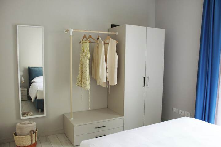 Room 16 of 103