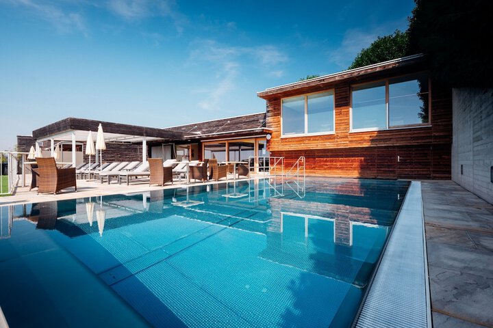 Pool 19 of 38