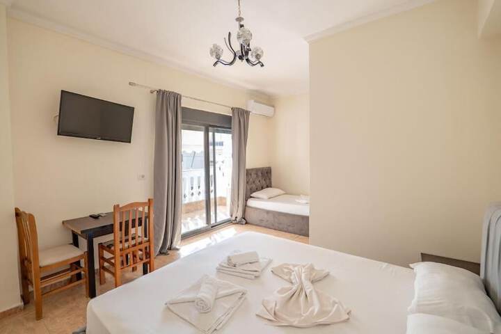 Room 4 of 22