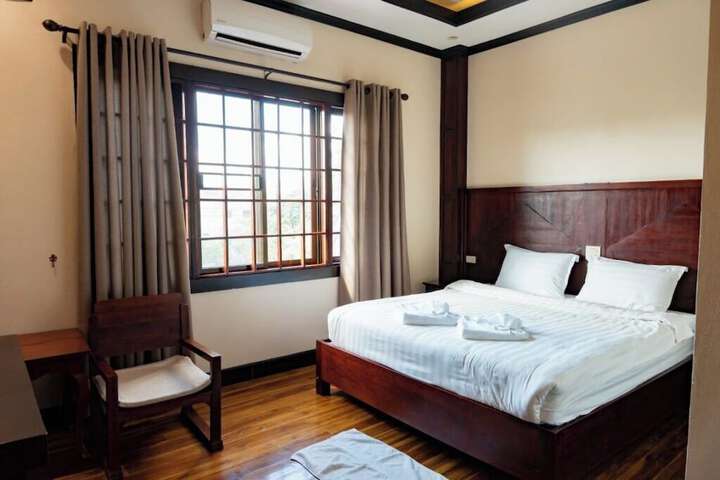 Room 16 of 28