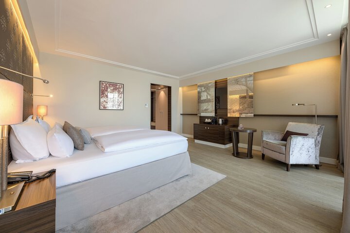 Room 14 of 159