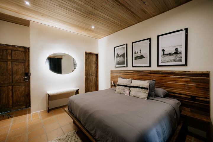 Room 5 of 62