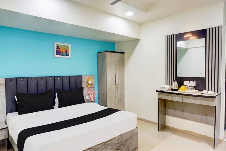 Room 16 of 32