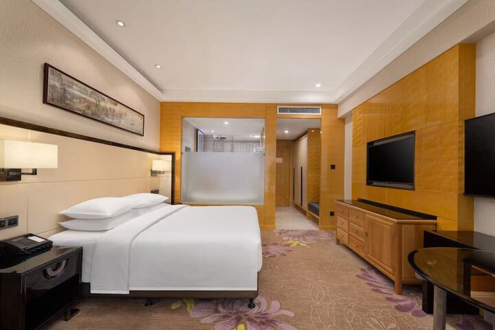 Room 7 of 34