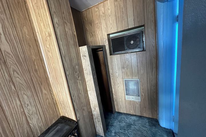Room 3 of 28