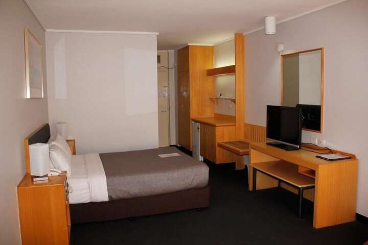 Room 12 of 32