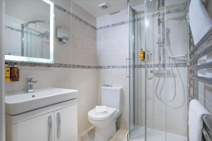 Room 22 of 64