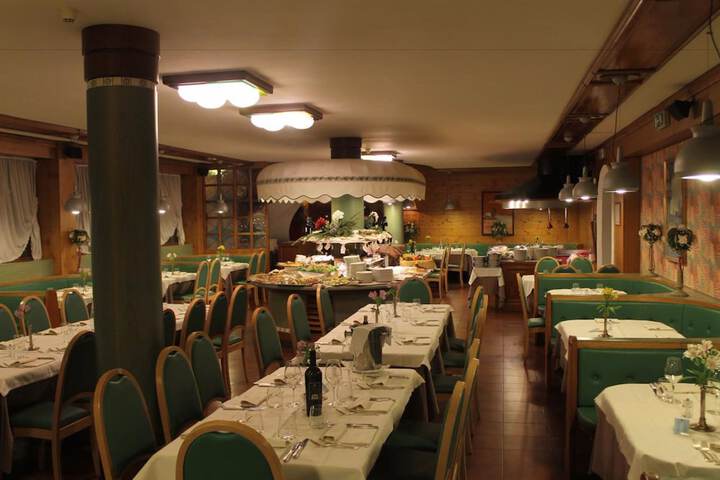 Dining 49 of 72