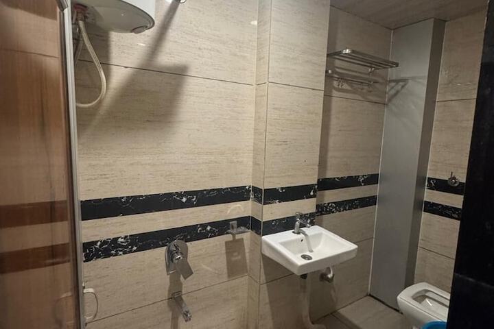 Hotel Aapno Shyam & Restaurant