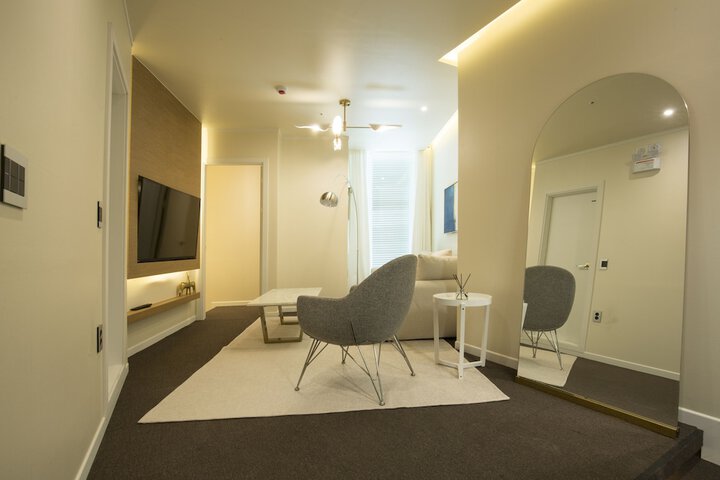 Room 9 of 224