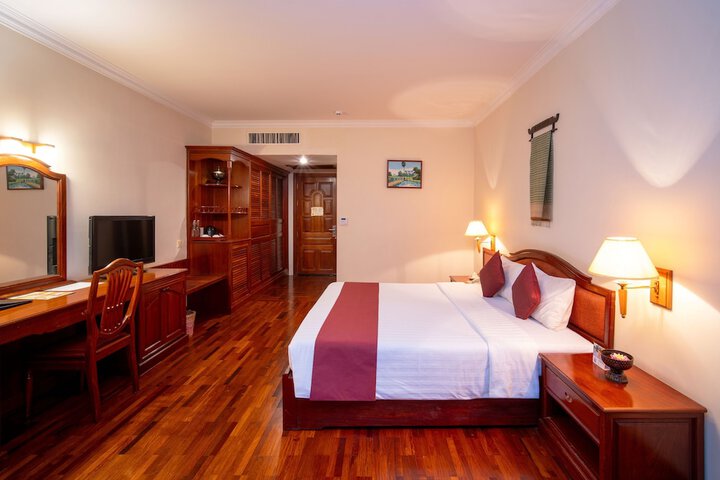 Room 30 of 169