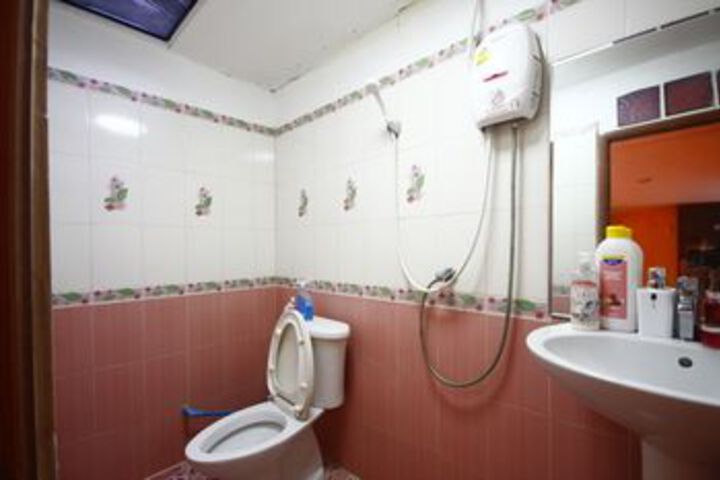 Room 4 of 15