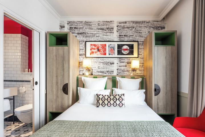Room 32 of 64