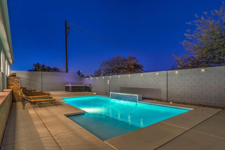 Pool 16 of 26