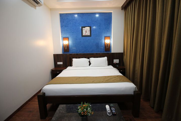 Room 5 of 44