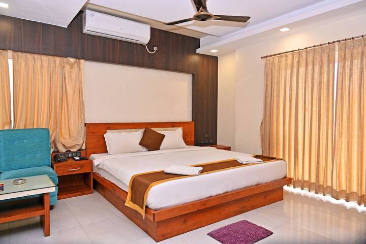 Room 6 of 114