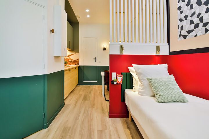 Room 38 of 270