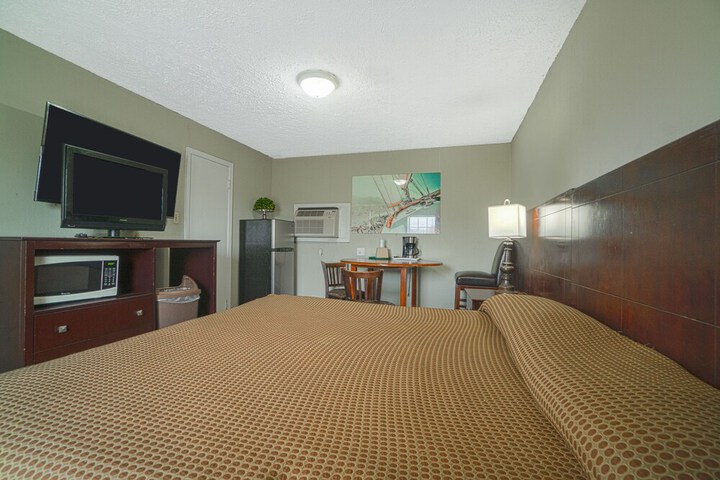 Room 32 of 50