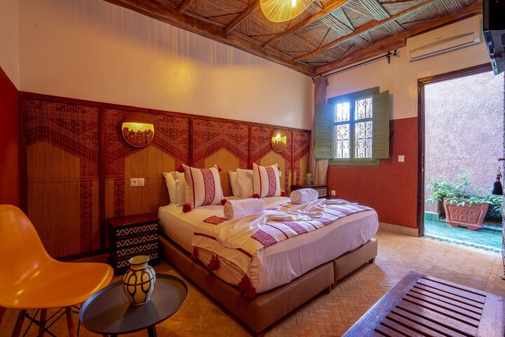 Room 10 of 24