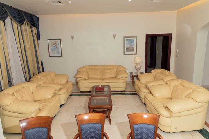 Room 28 of 126