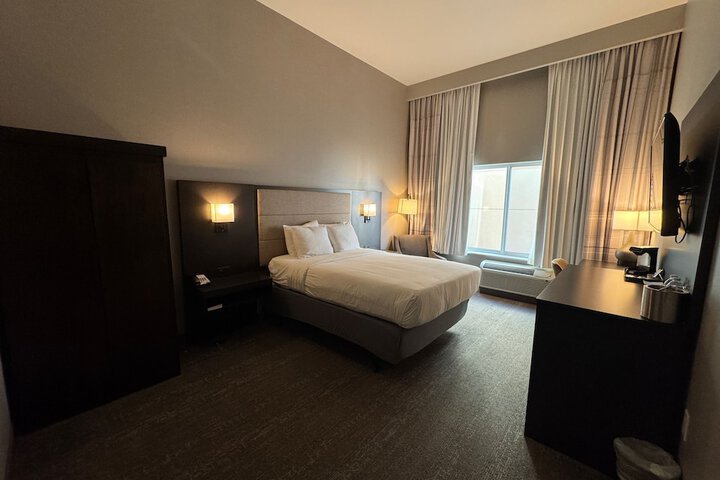 Room 6 of 22