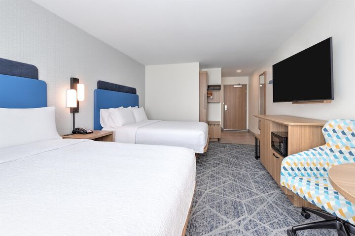 Room 10 of 37