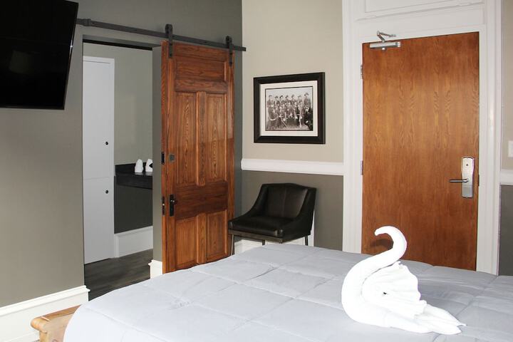 Premium Double Room Private Bathroom City View 205 Council Room (113 of 132)