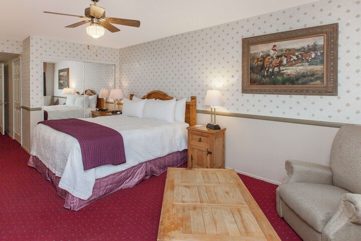 Room 5 of 15