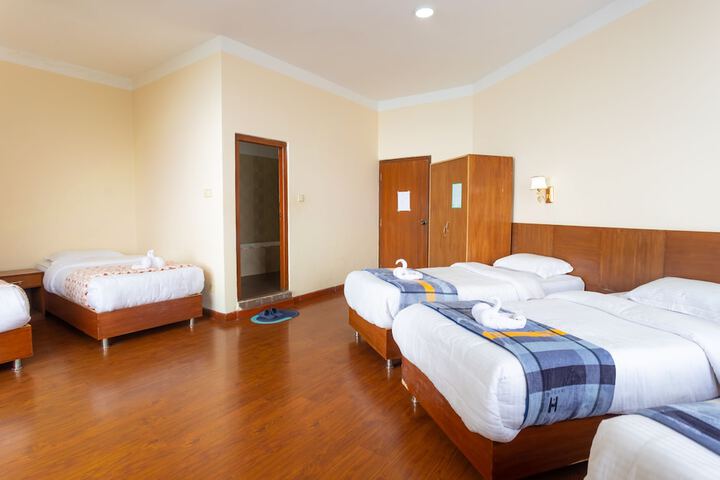 Room 5 of 30