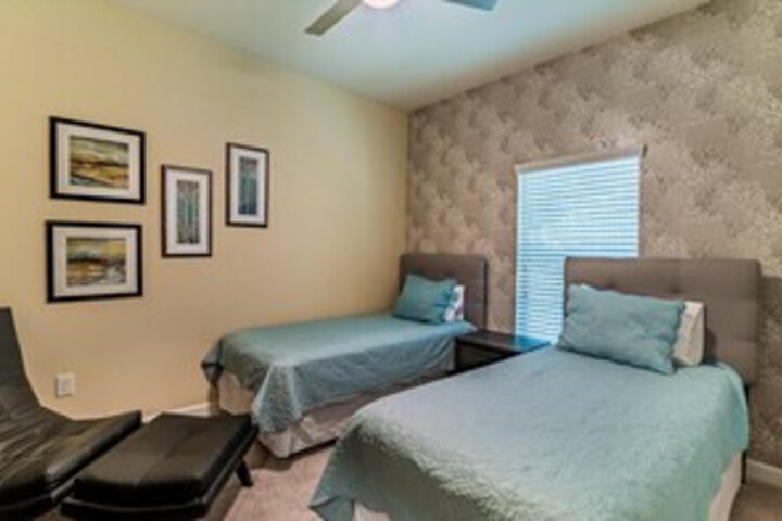 Room 42 of 46